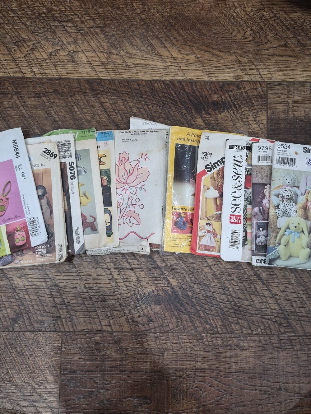 Vintage Sewing Patterns Crafts Lot Of 12 Cell Phone Stuffed Animals Dolls Etc